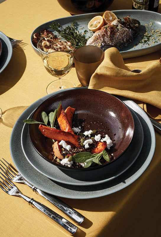 Summertime Entertaining Dinnerware Tablescape