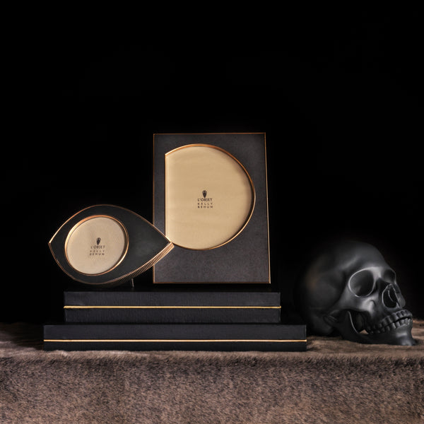 Kelly Behun Side Eye Frame